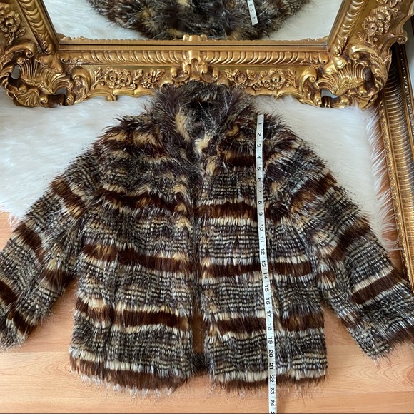 Romeo & Juliet Couture Faux Fur Jacket - Picture 3 of 10